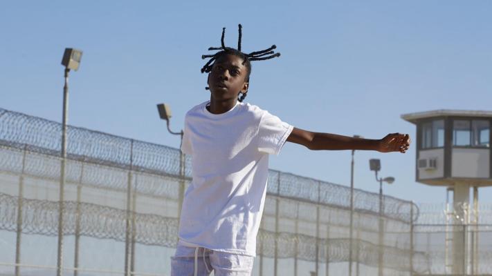 Bài ca sau song sắt